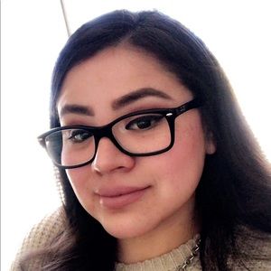 Meet your Posher, Azucena